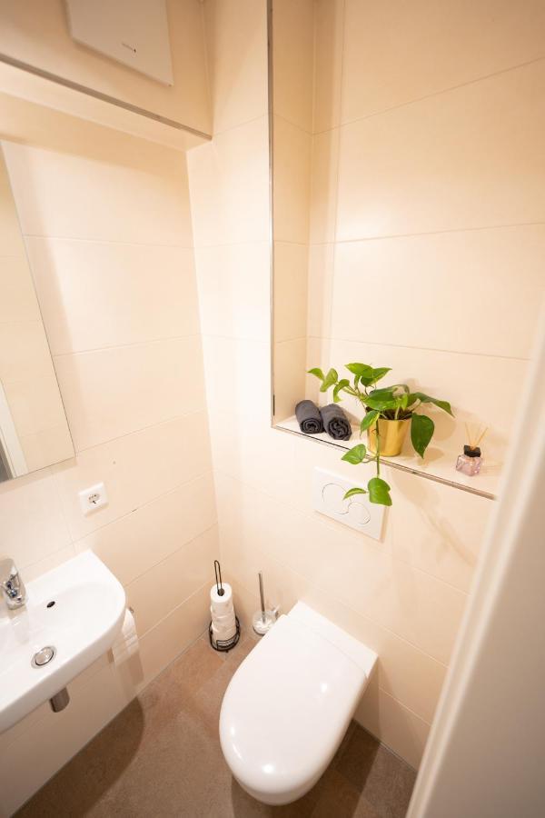 -Zentrale Wohnung-Balkon-Desingerkueche- Bielefeld Eksteriør billede